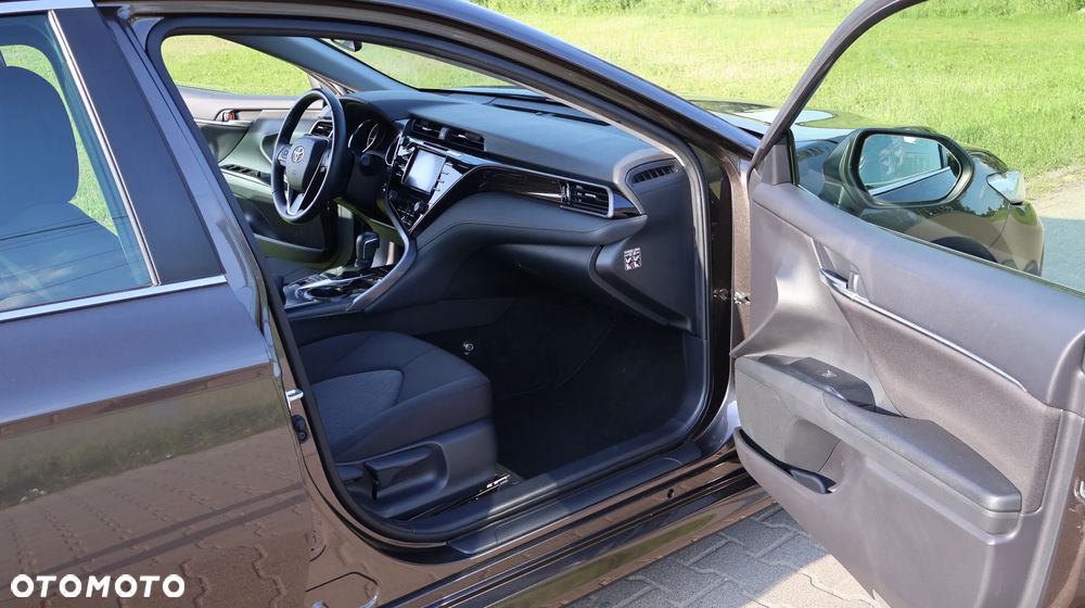 Toyota Camry - 8