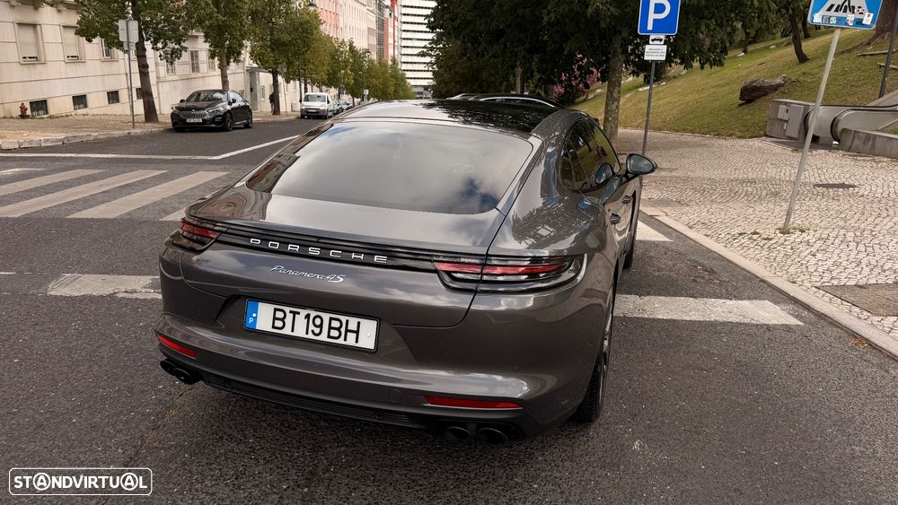 Porsche Panamera 4S - 7