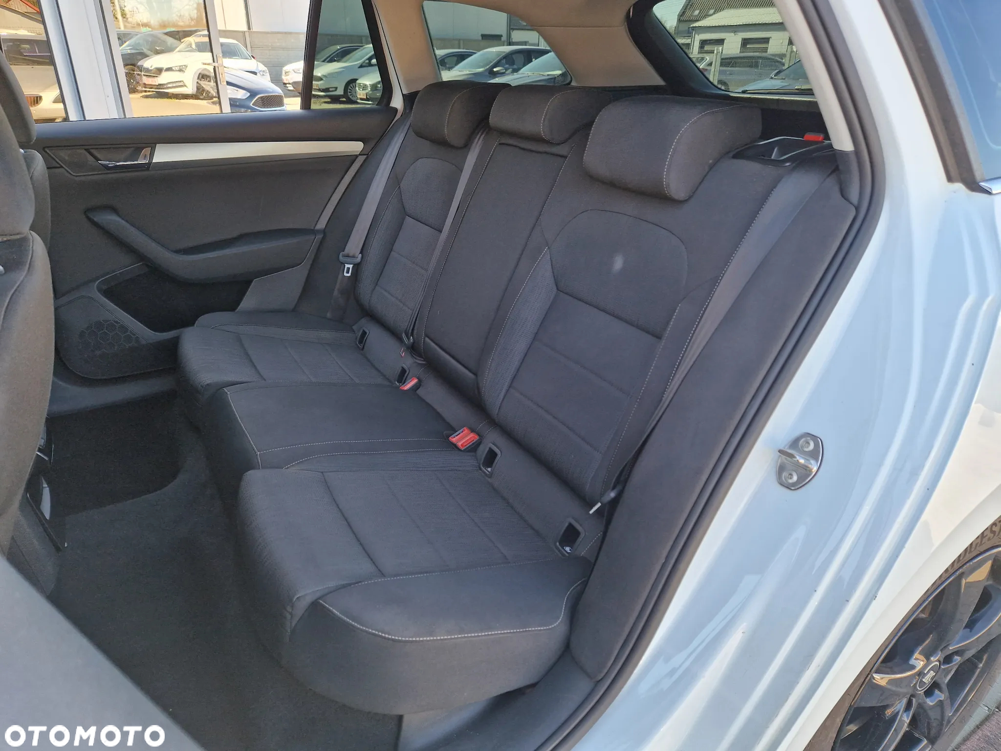 Skoda Superb 2.0 TDI DSG Ambition - 14
