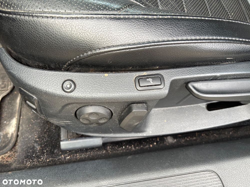 Volkswagen Passat 2.0 TDI DSG BlueMotion Technology Comfortline - 11