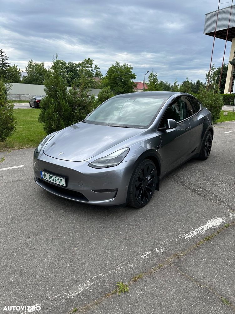 Tesla Model Y Performance Dual Motor AWD - 2