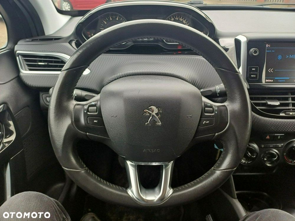 Peugeot 208 - 21