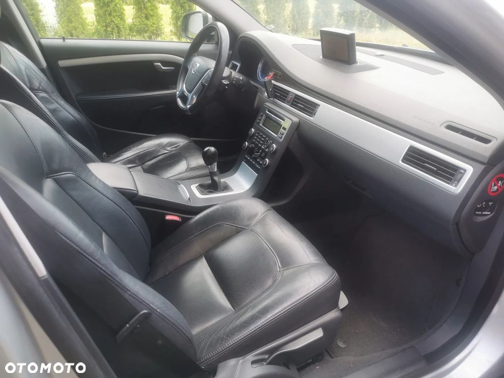 Volvo V70 D3 R-Design - 13