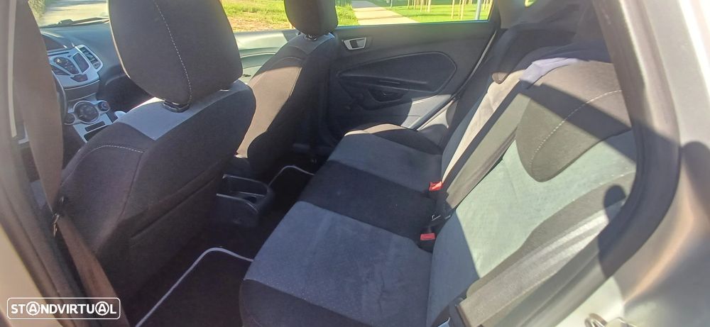 Ford Fiesta - 10