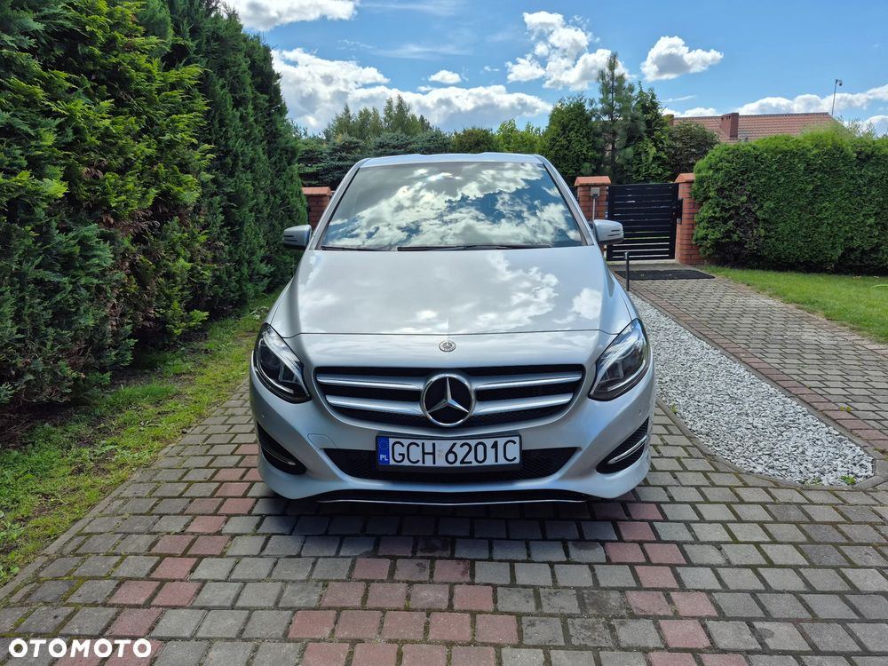 Mercedes-Benz Klasa B 180 7G-DCT UrbanStyle Edition - 19