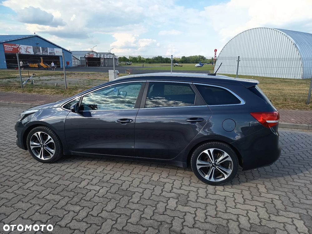 Kia Ceed - 11