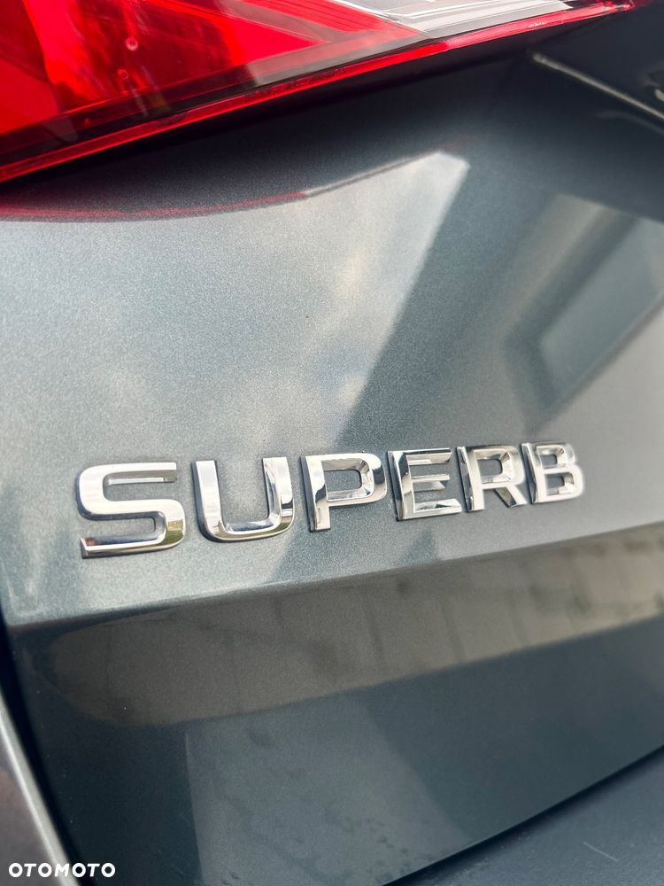 Skoda Superb 2.0 TDI DSG Ambition - 19