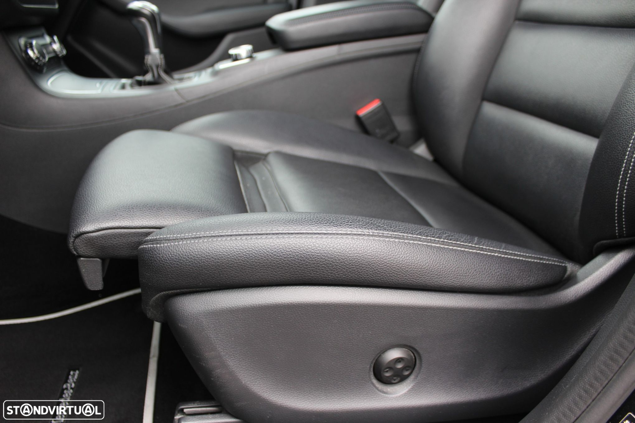 Mercedes-Benz B 200 d AMG Line - 28