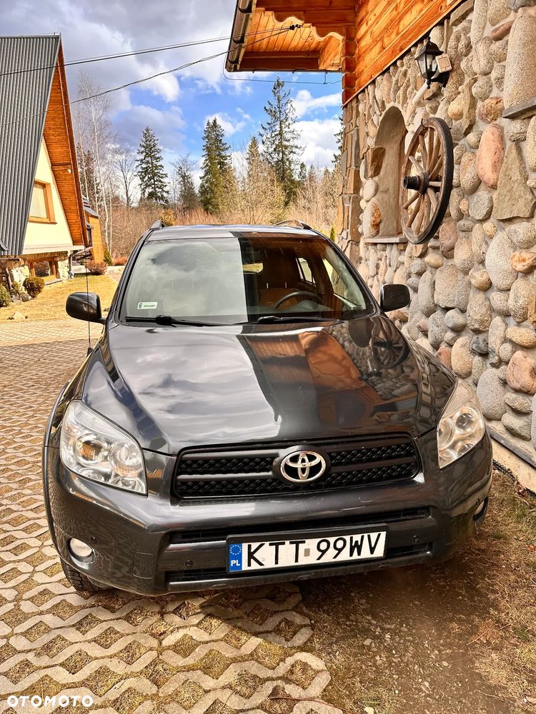 Toyota RAV4 - 4