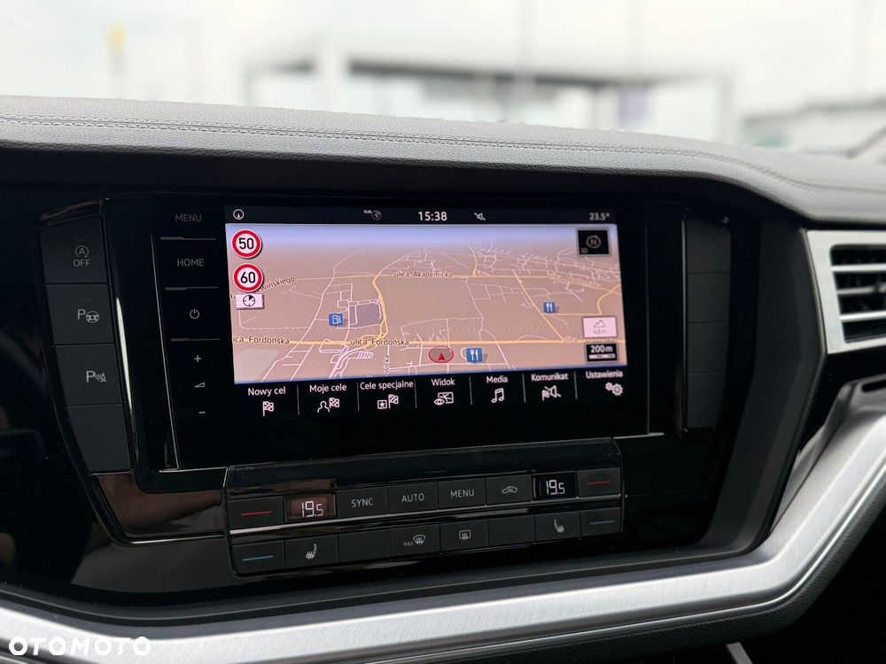 Volkswagen Touareg - 38