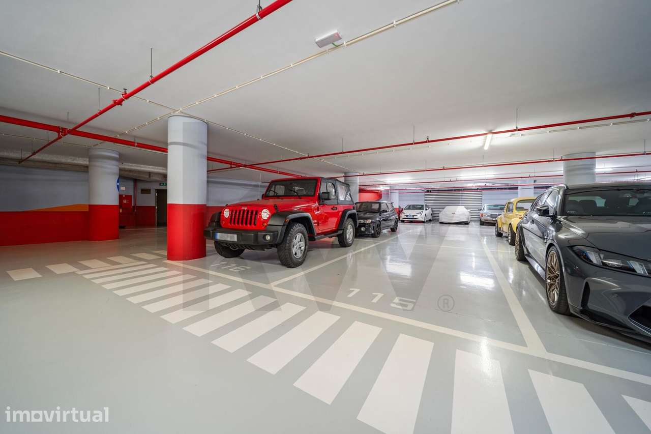 Lugar de estacionamento na Estrada Monumental - Grande imagem: 3/26