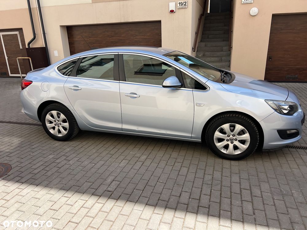 Opel Astra 1.4 T Business S&S - 6