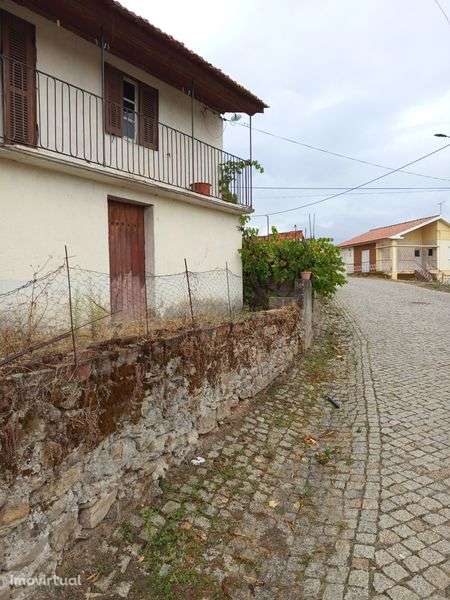 Vendo um casa no Souto Moncorvo - Grande imagem: 2/8