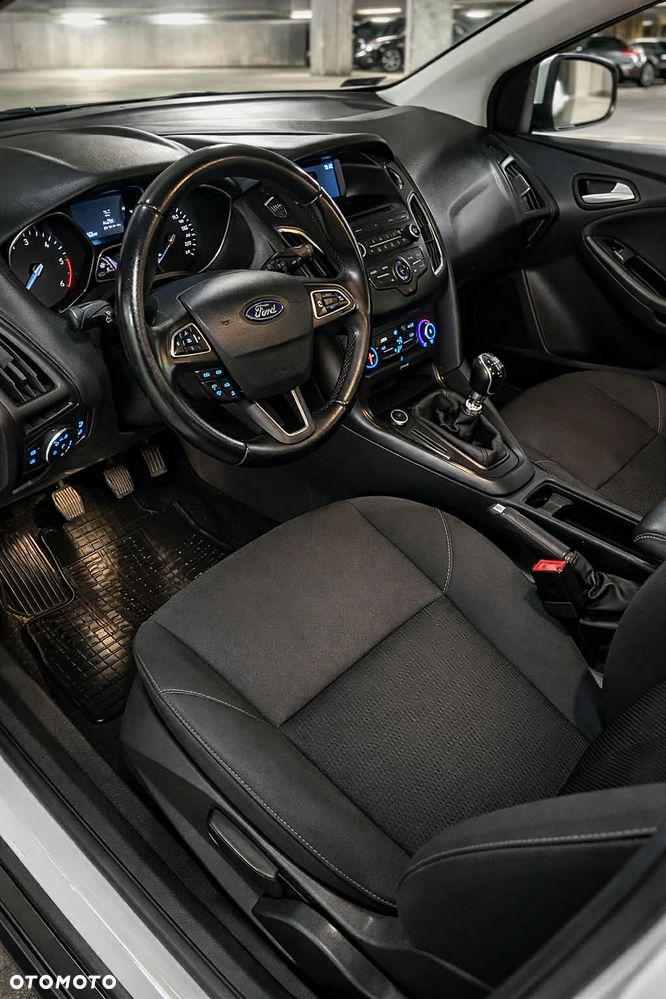 Ford Focus 1.5 TDCi SYNC Edition - 5