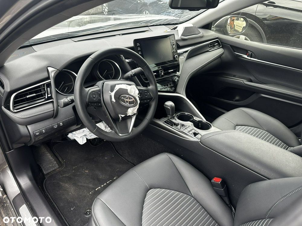 Toyota Camry - 3