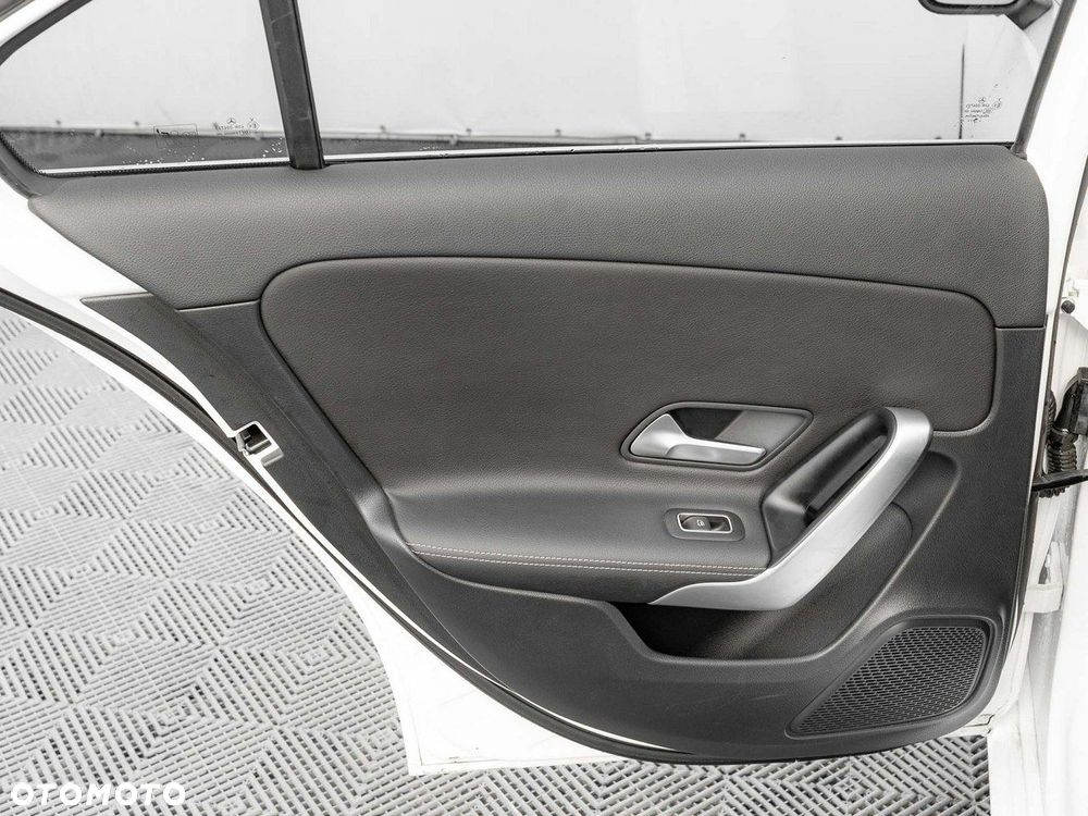 Mercedes-Benz Klasa A 200 d Progressive 8G-DCT - 26