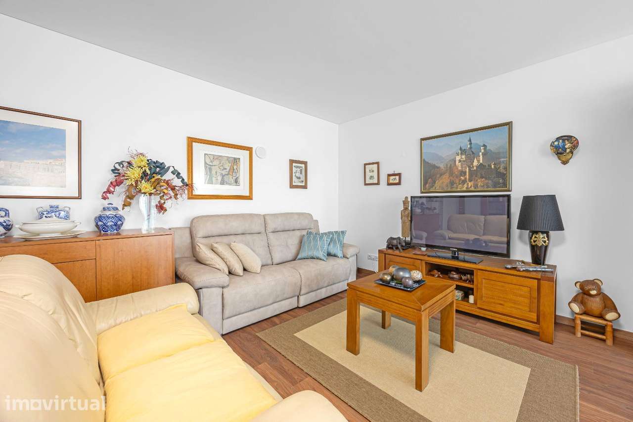 Apartamento T3 Odivelas - Parqueamento - Edifício Odivelas Plaza - Grande imagem: 3/22