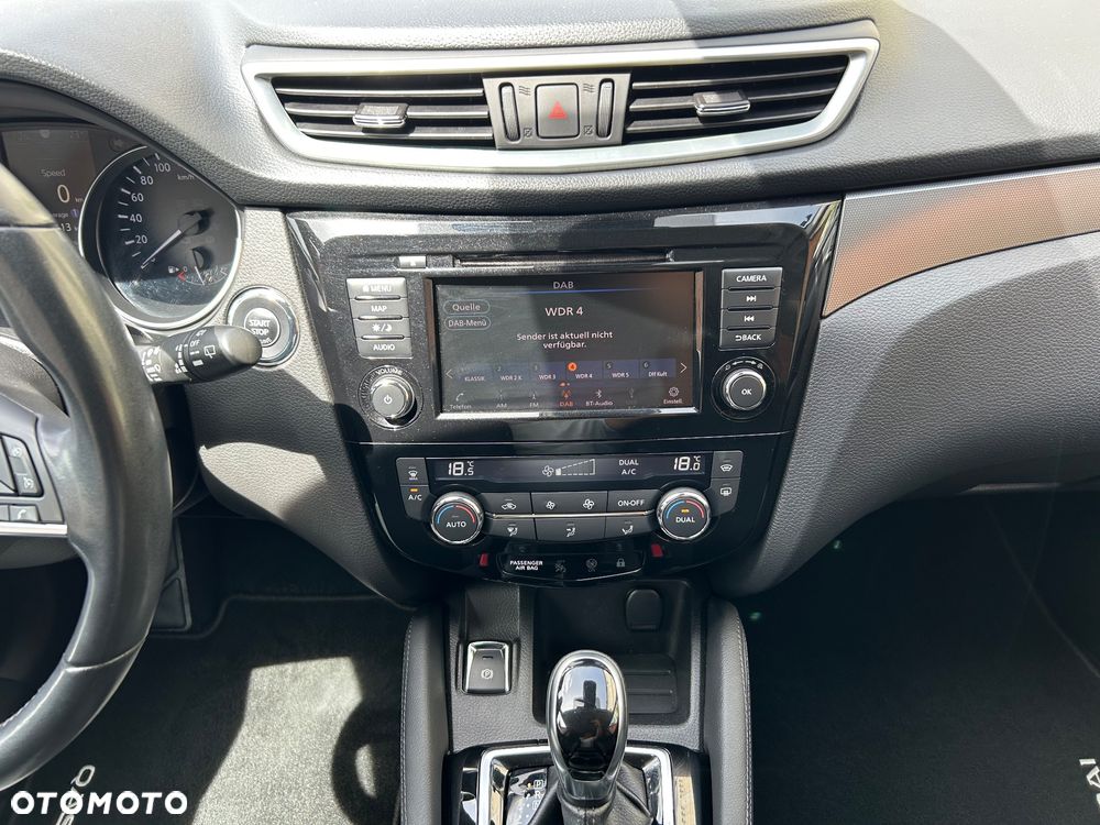Nissan Qashqai 1.3 DIG-T Tekna DCT - 26