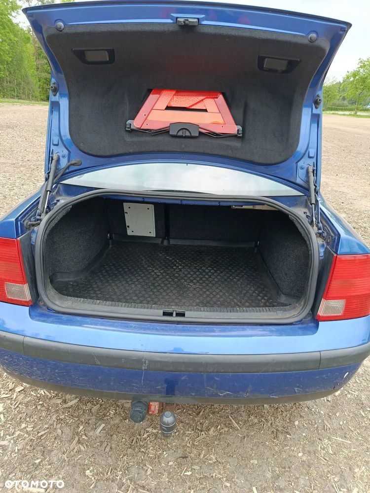 Volkswagen Passat 1.6 - 5