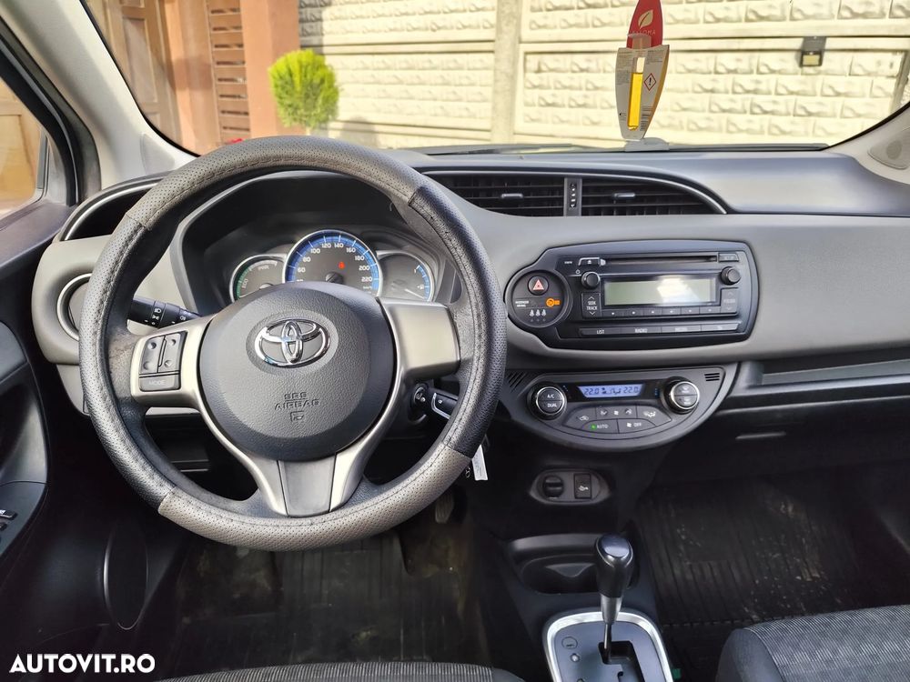 Toyota Yaris - 5