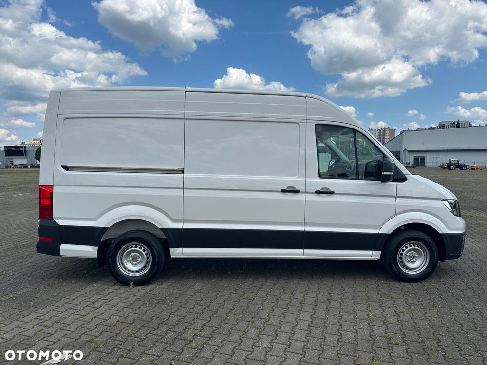 Volkswagen Crafter 35 2.0 TDI L3H3 177 KM AUTOMAT - 9