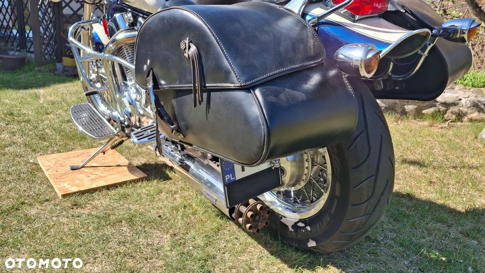 Suzuki Intruder - 11