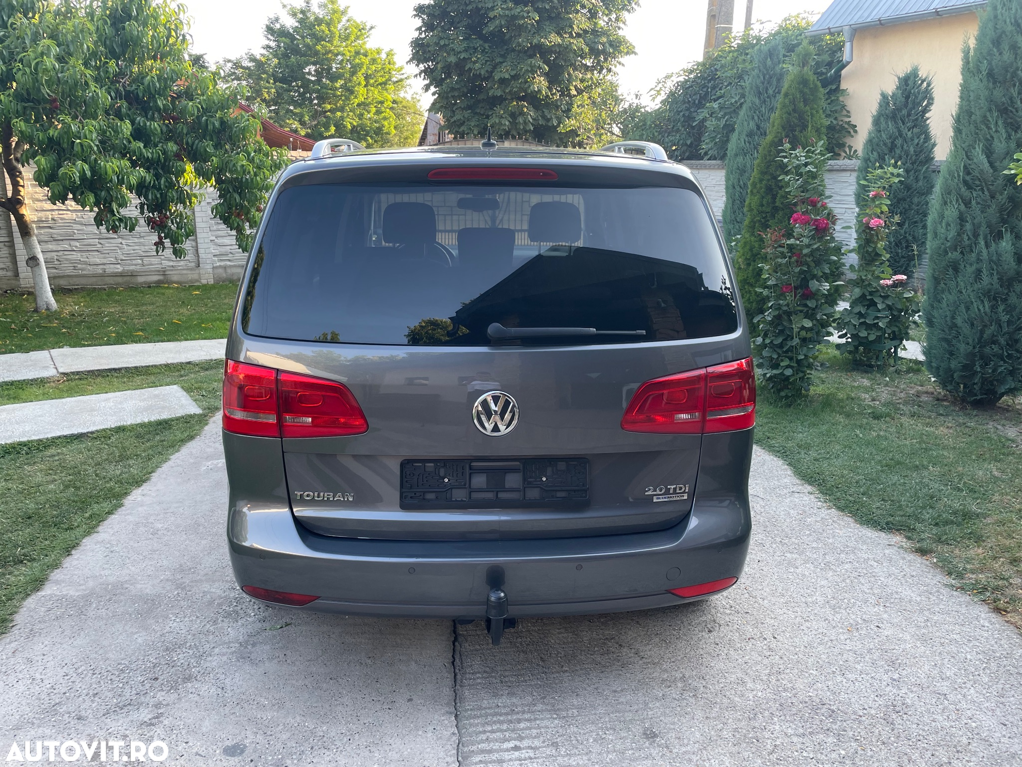 Volkswagen Touran - 11