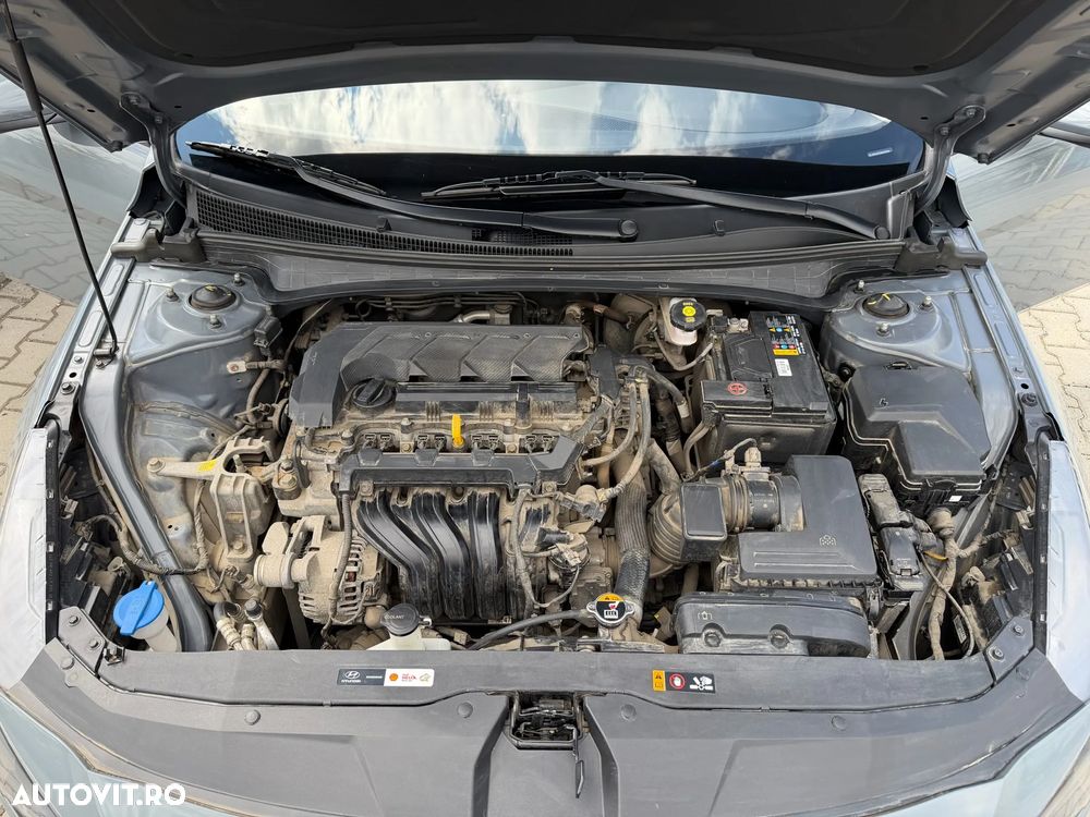 Hyundai Elantra 1.6 l 123 CP 6MT Comfort - 10