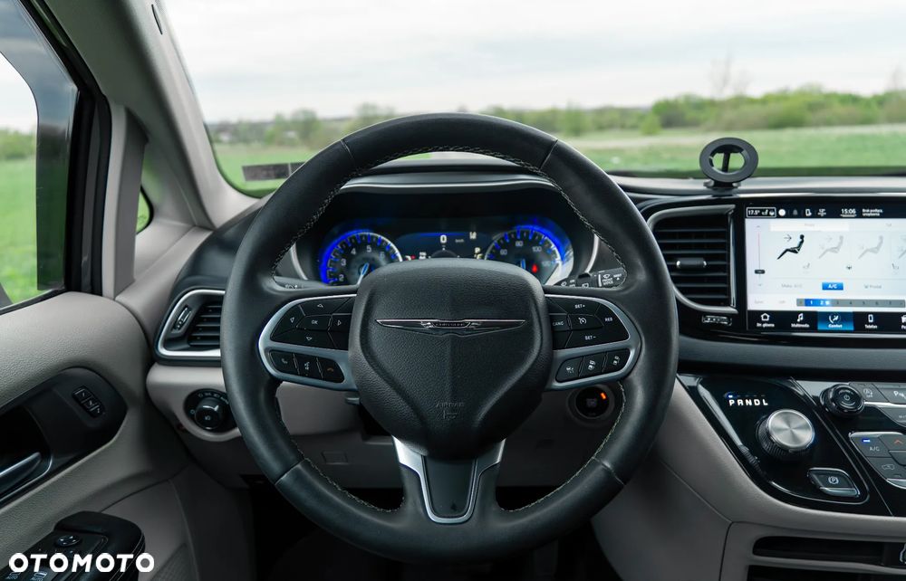 Chrysler Pacifica - 9