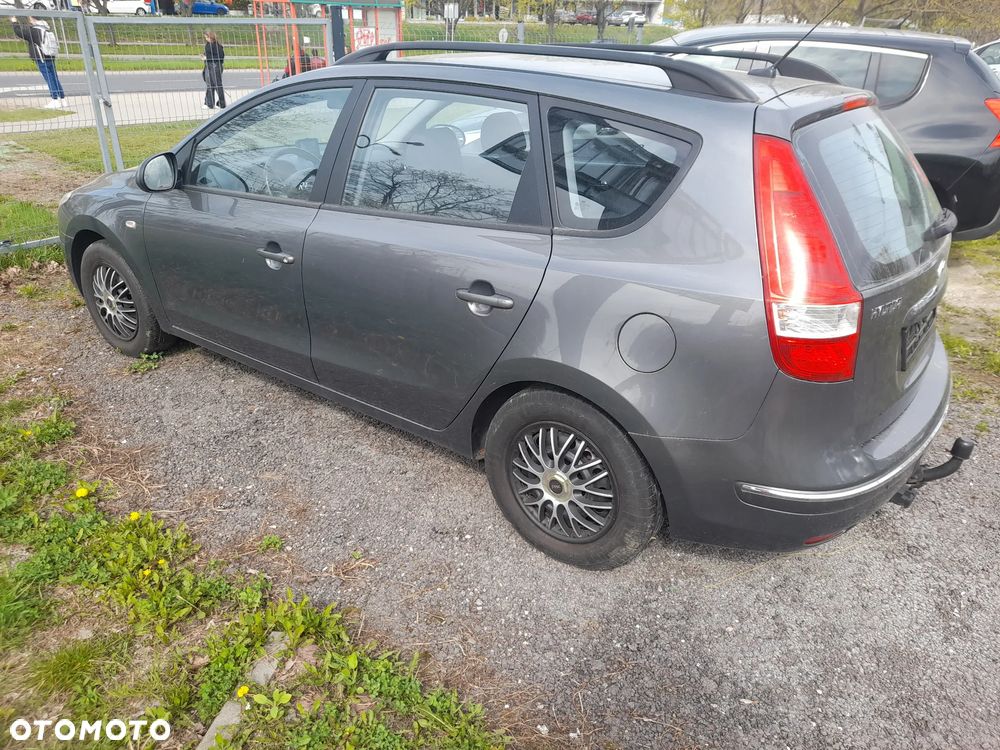 Hyundai i30 1.6 Premium - 1