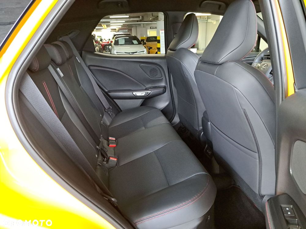 Lexus LBX 1.5 Hybrid Emotion - 15