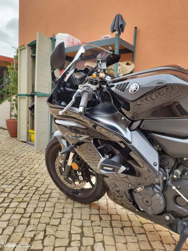 Yamaha YZF 01 - 4