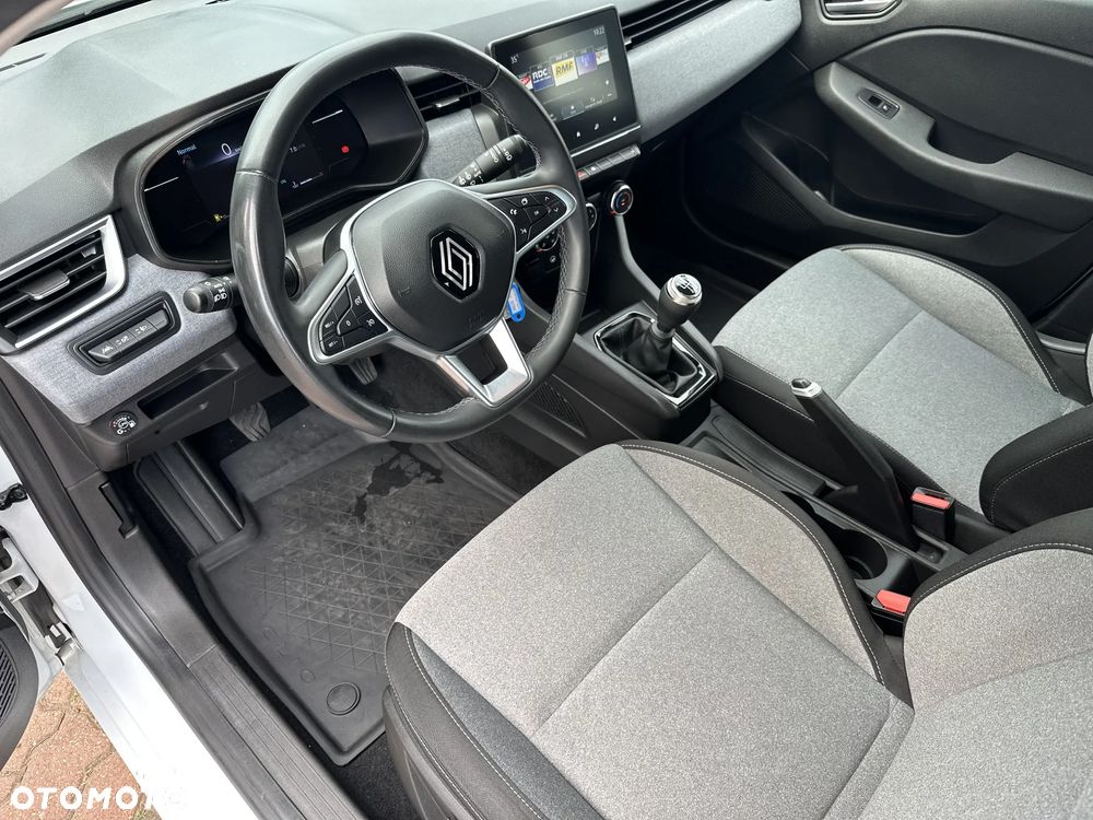 Renault Clio - 10