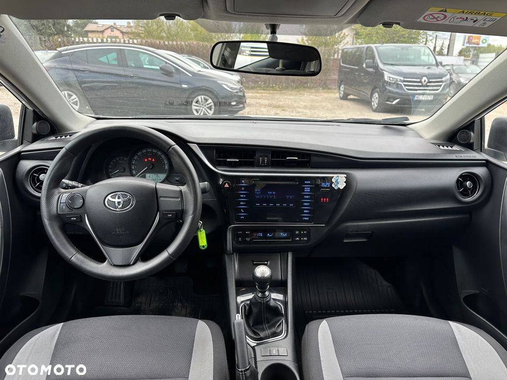 Toyota Auris - 15