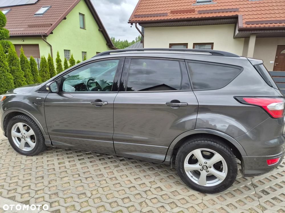 Ford Kuga 1.5 EcoBoost 2x4 ST-Line - 17