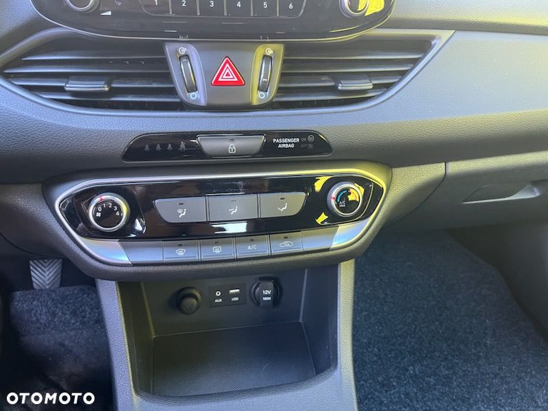 Hyundai i30 1.4 Classic + - 14