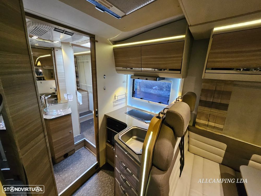 Adria Matrix M670SBC 50 YEARS 5 LUGARES DE LIVRETE CAMA CENTRAL + BASCULANTE - 24