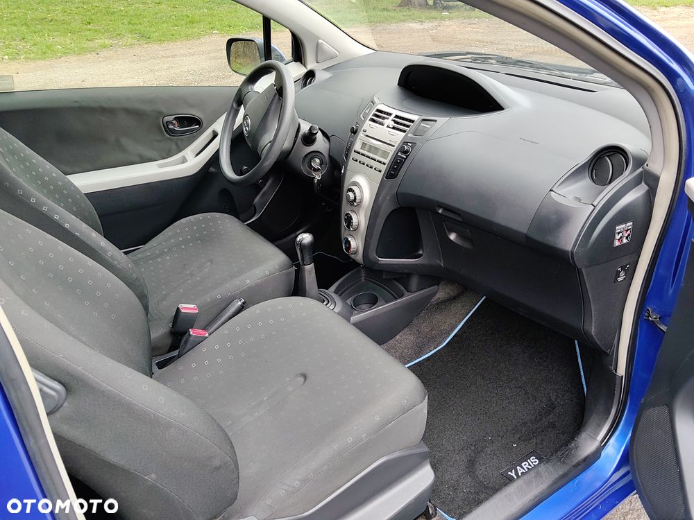 Toyota Yaris 1.0 Terra - 9