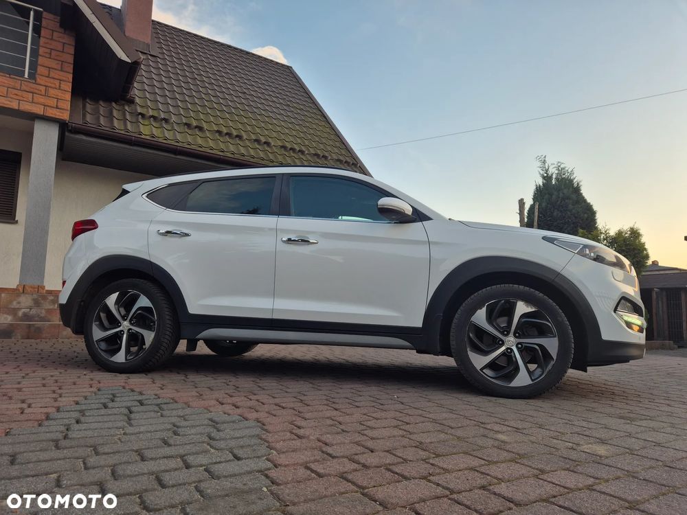 Hyundai Tucson 2.0 CRDI BlueDrive Style 2WD - 12