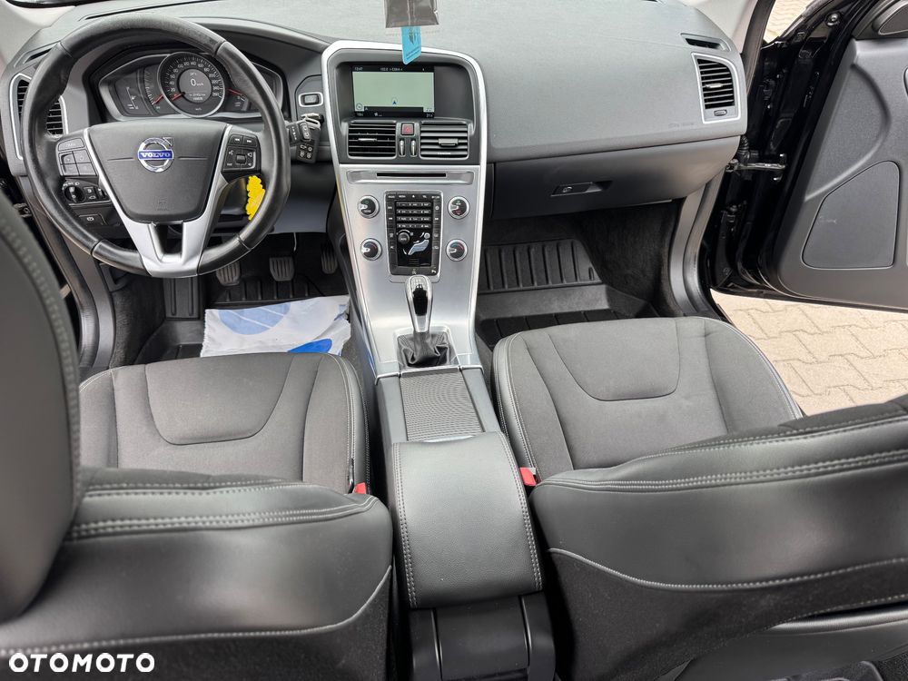 Volvo XC 60 D4 Drive-E Momentum - 24