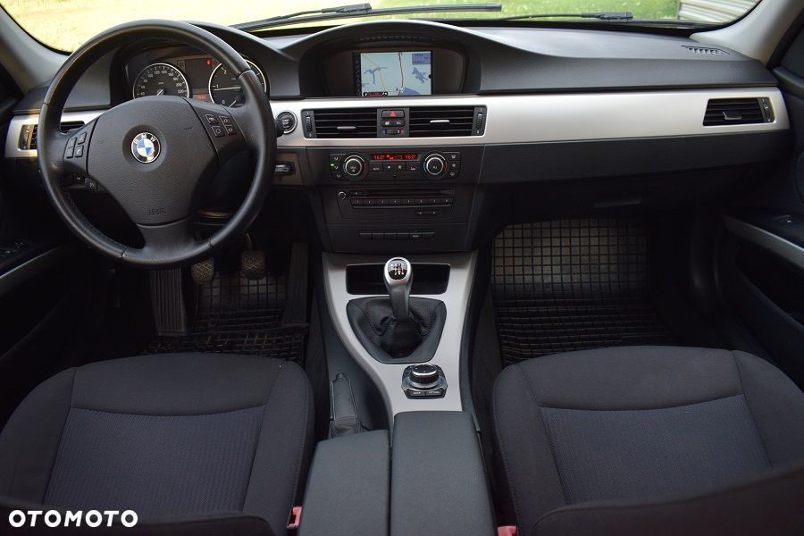 BMW Seria 3 318d DPF Edition Lifestyle - 5