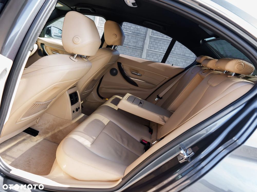 BMW Seria 3 335i xDrive Sport-Aut Luxury Line - 14