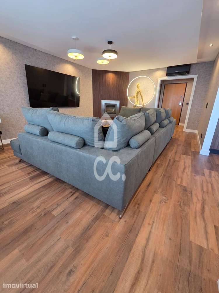 Apartamento T1 na Venda do Pinheiro com Garagem, Elevador e AC - Grande imagem: 3/34