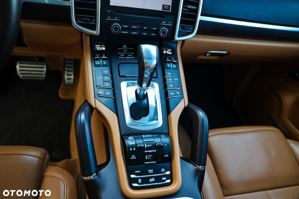 Porsche Cayenne - 18