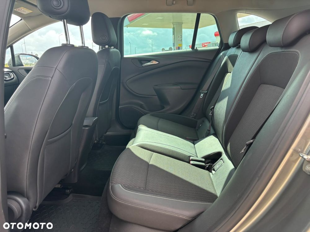 Opel Astra 1.4 T Elite S&S - 17
