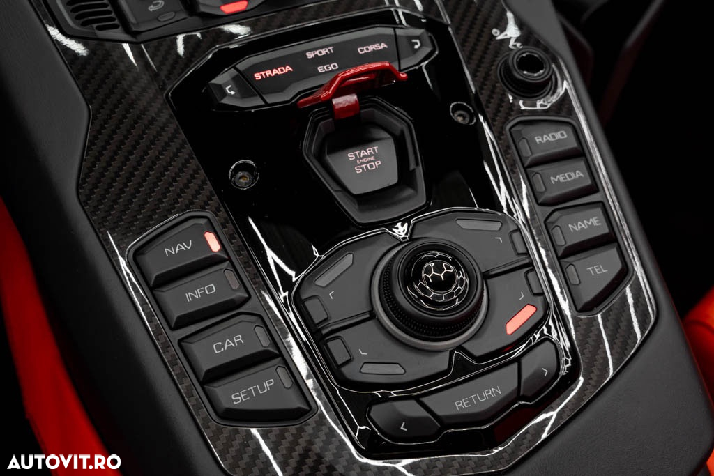 Lamborghini Aventador S Roadster - 35