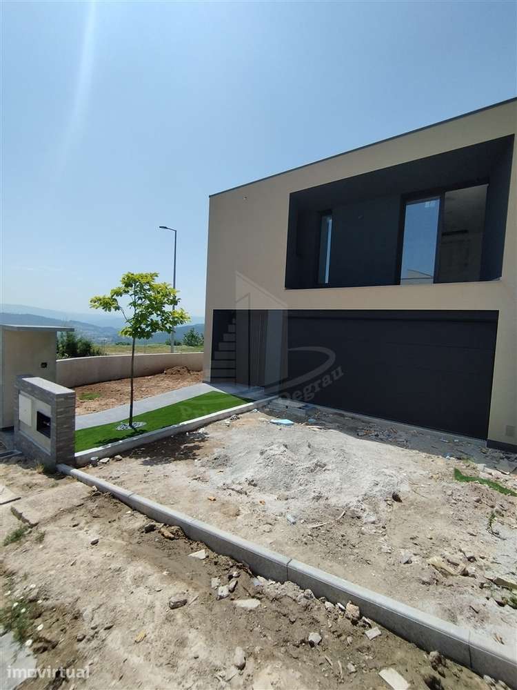 Gaveto de 2 pisos, entrada imediata - Grande imagem: 2/40