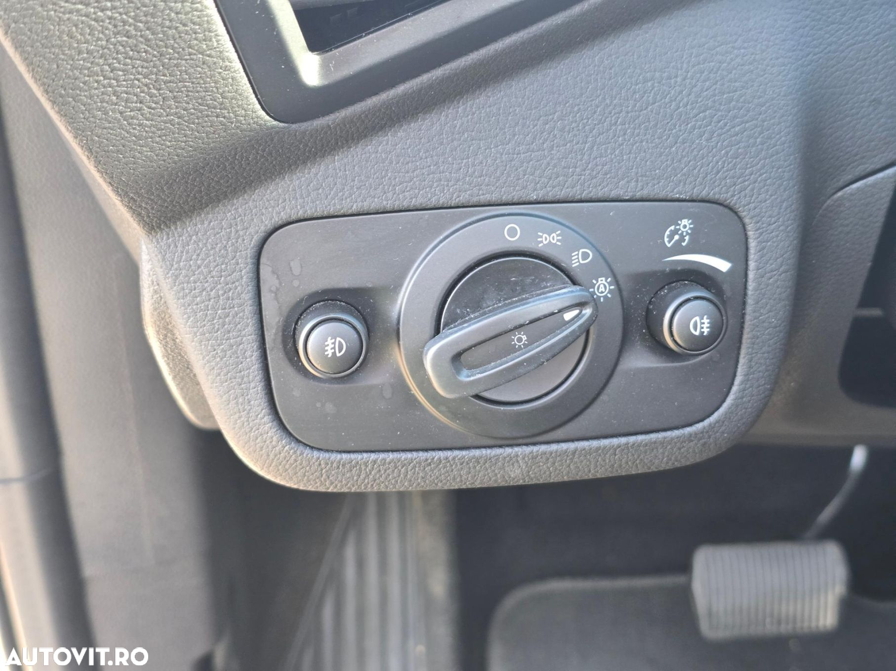 Ford Kuga - 10
