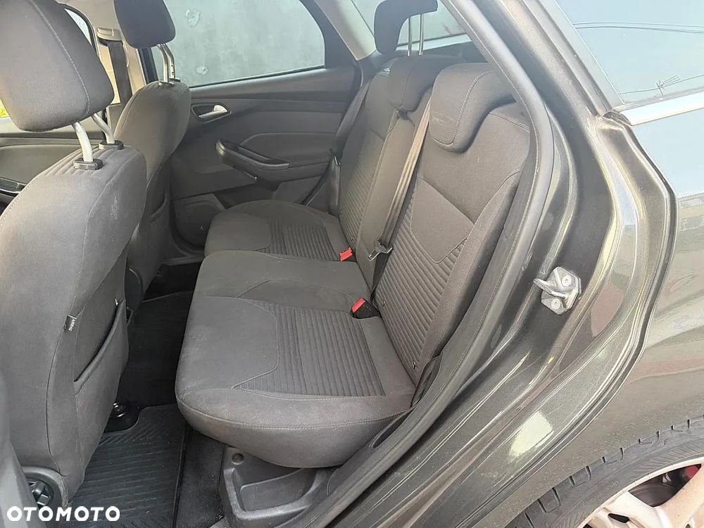 Ford Focus 1.5 EcoBlue Start-Stopp-System ST-LINE DESIGN - 11