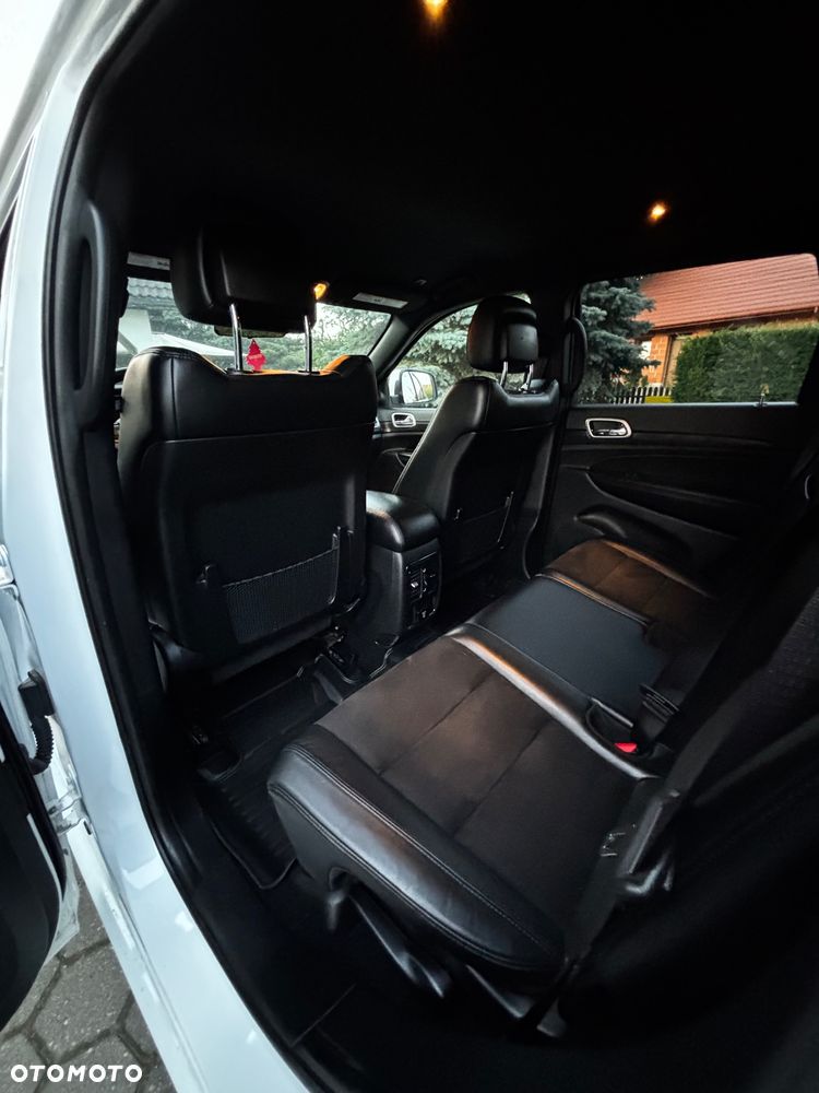 Jeep Grand Cherokee - 17